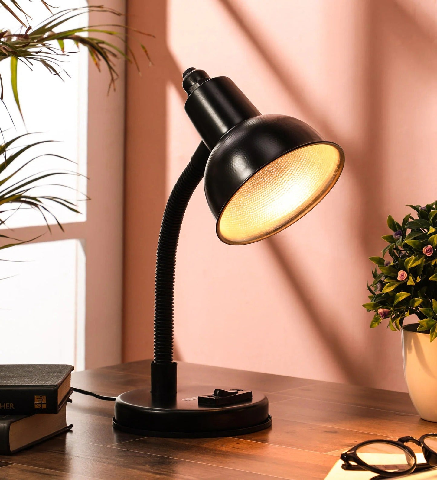 Black Aluminium Genevieve Table Lamp – Modern Designer Desk Lamp for Home & Office